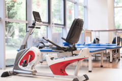 <b>制临床、科研、教育三位一体的特色科室；每日</b>